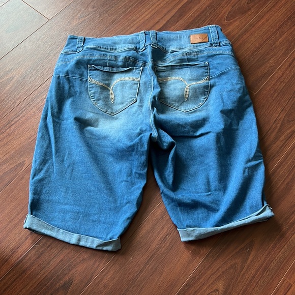 Jean shorts, stretchy - Picture 2 of 3